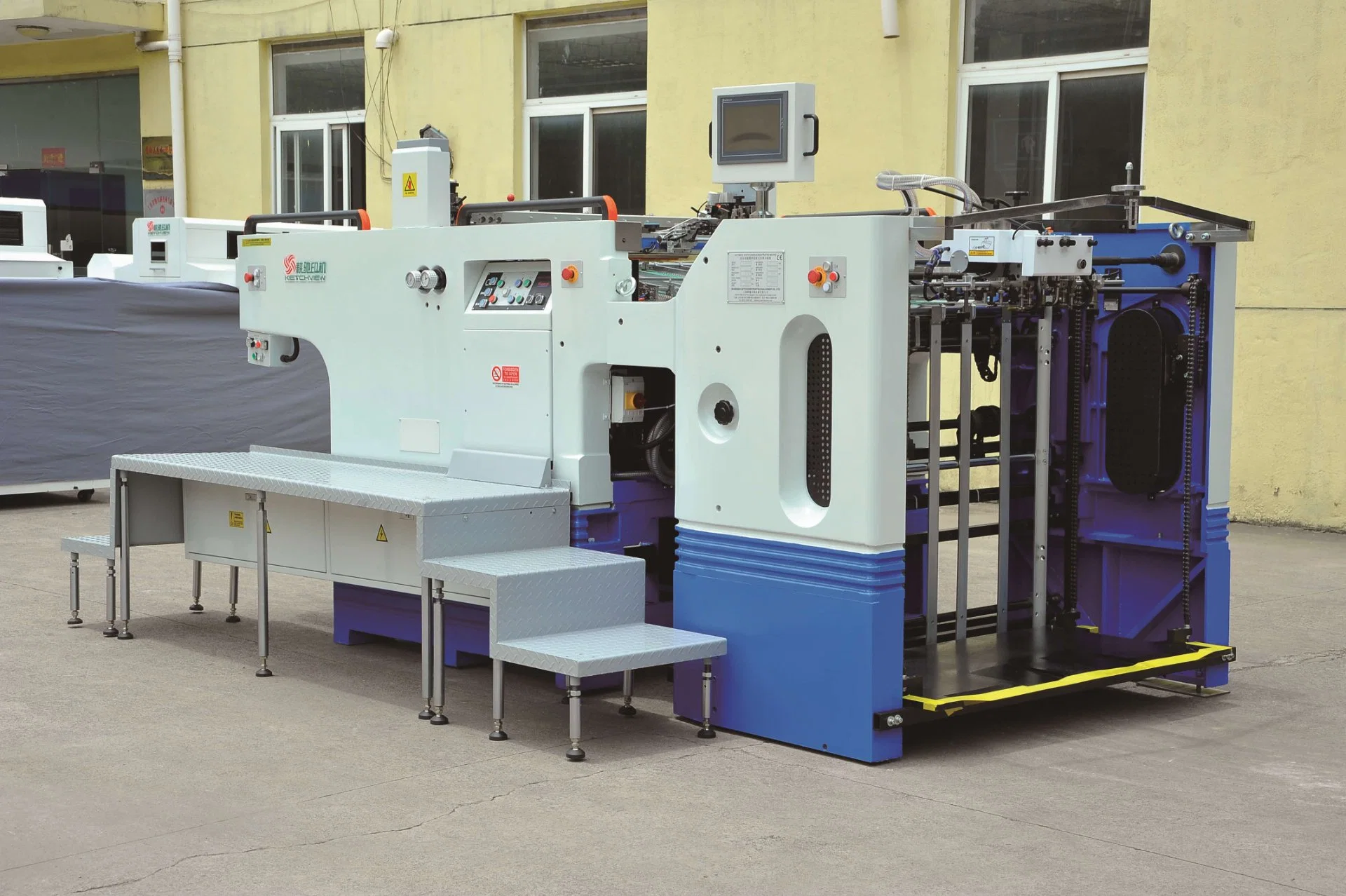 Hot Sale Non-Stop Silk Screen Printing Machine with Spot Full UV Varnish Coating and Curing Solidification Dryer Drying for Packaging and Printing Factory