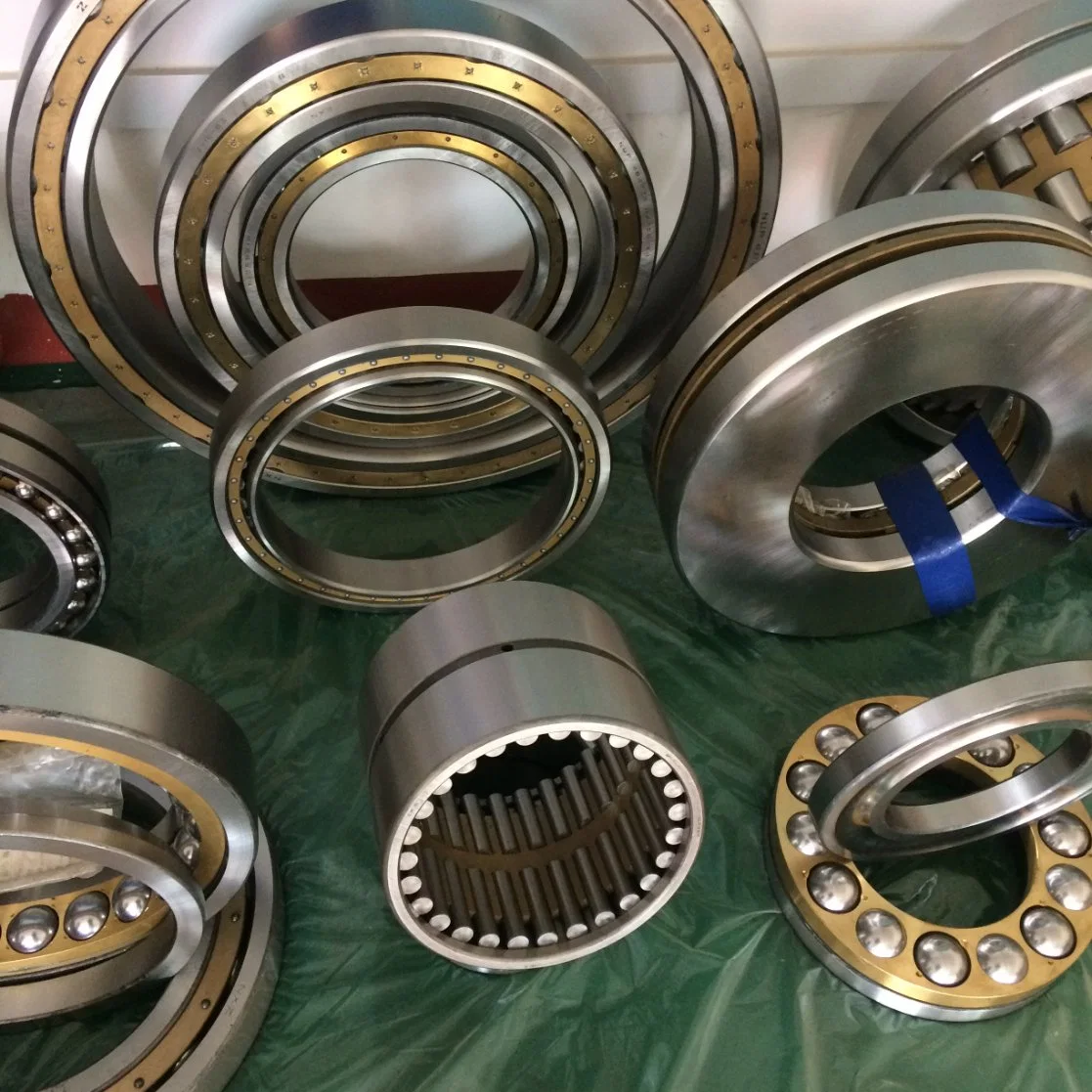 Double Row Spherical Roller Bearing for Petroleum Machinery Bearing F-500 Mud Pump 23138 Ca/C9w33