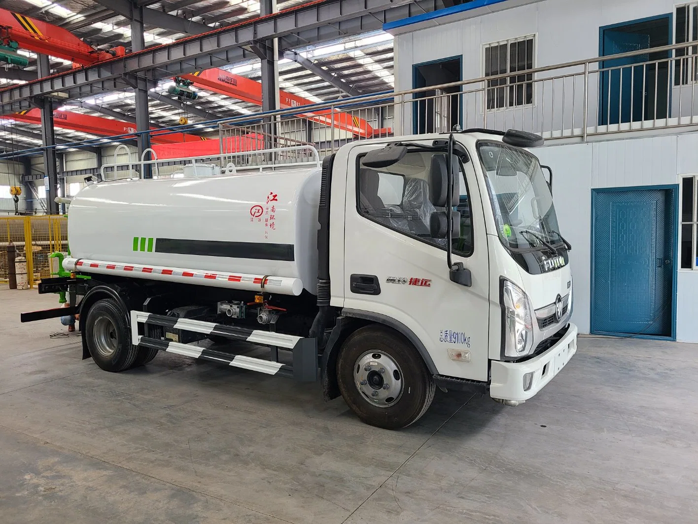 Foton 5000 litros de depósito de agua 5cbm camión de agua del tanque de agua de rociadores de 5T.