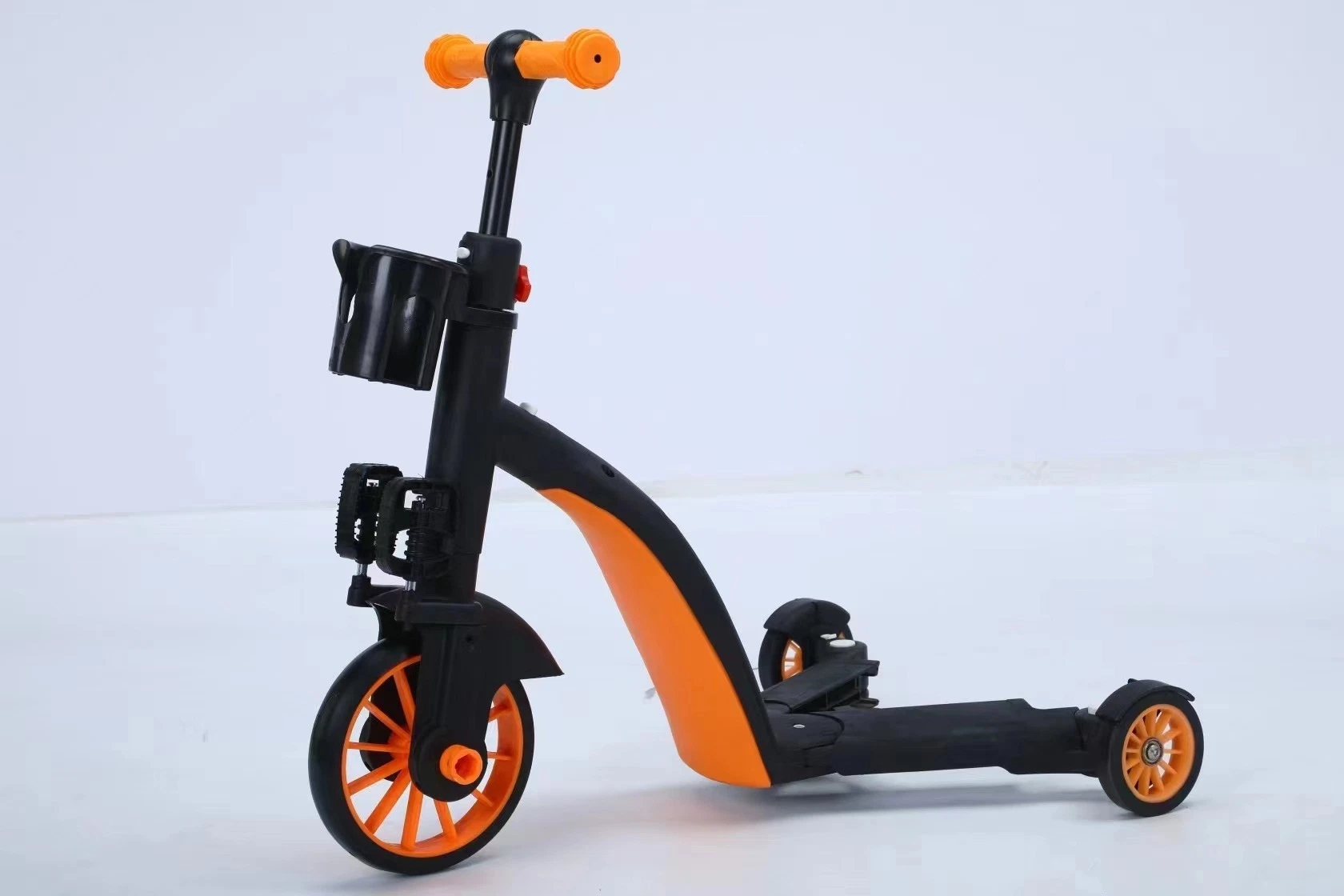 Multifunctional Deformation Balance Sliding Pedal Trike Children&prime; S Balance Car Scooter Three-Wheeled Baby Walking Car