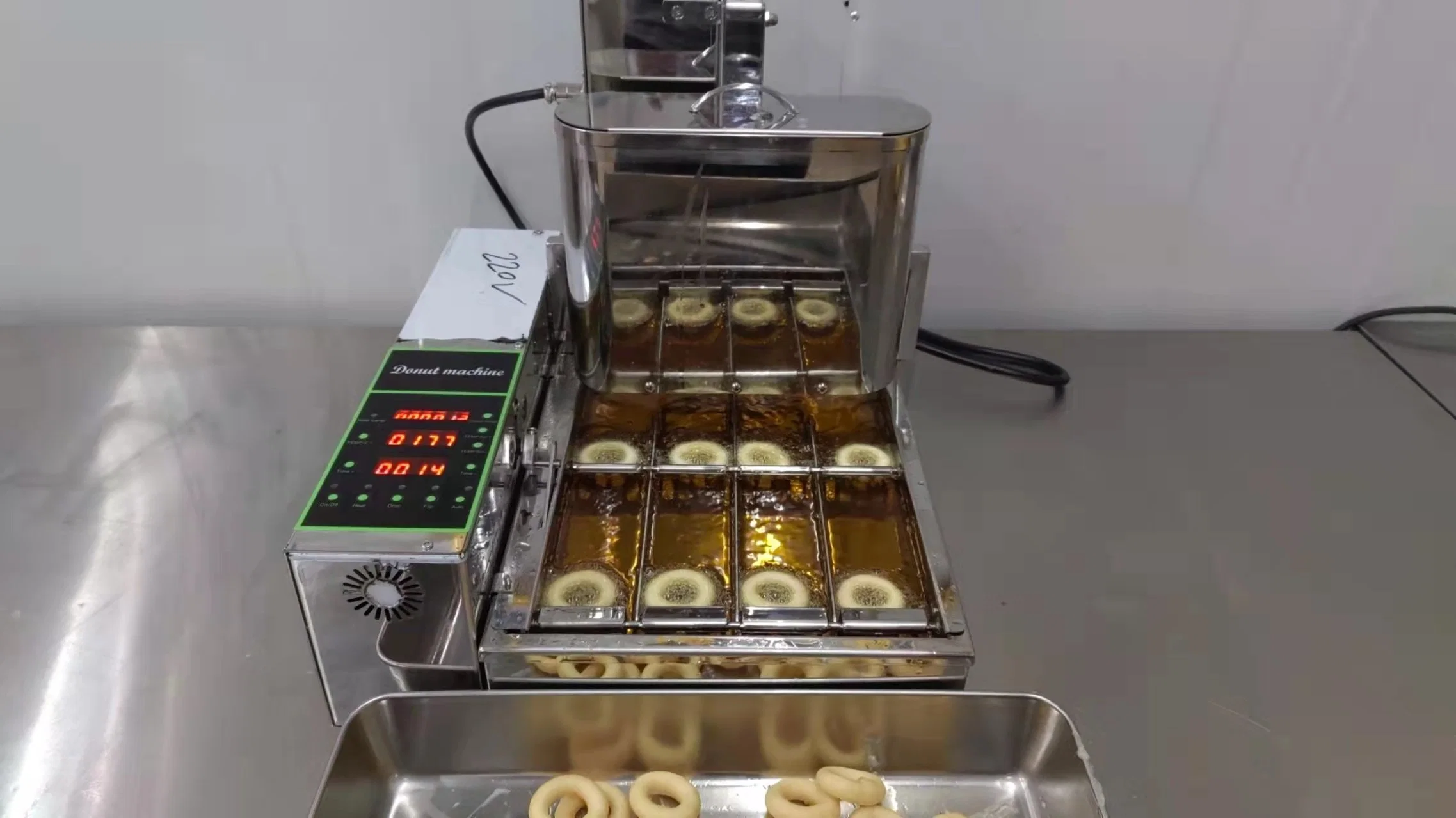 Bakery Electric Mini Donut Machine Making Automatic Commercial Donuts Maker Machine Automatic Donut Fryer for Sale