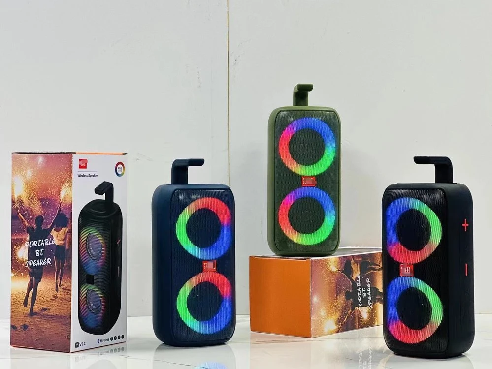 Venta en caliente portátil Colorful Wireless RGB Light Sound Karaoke bajo Altavoz Partybox A85 con tarjeta TF USB