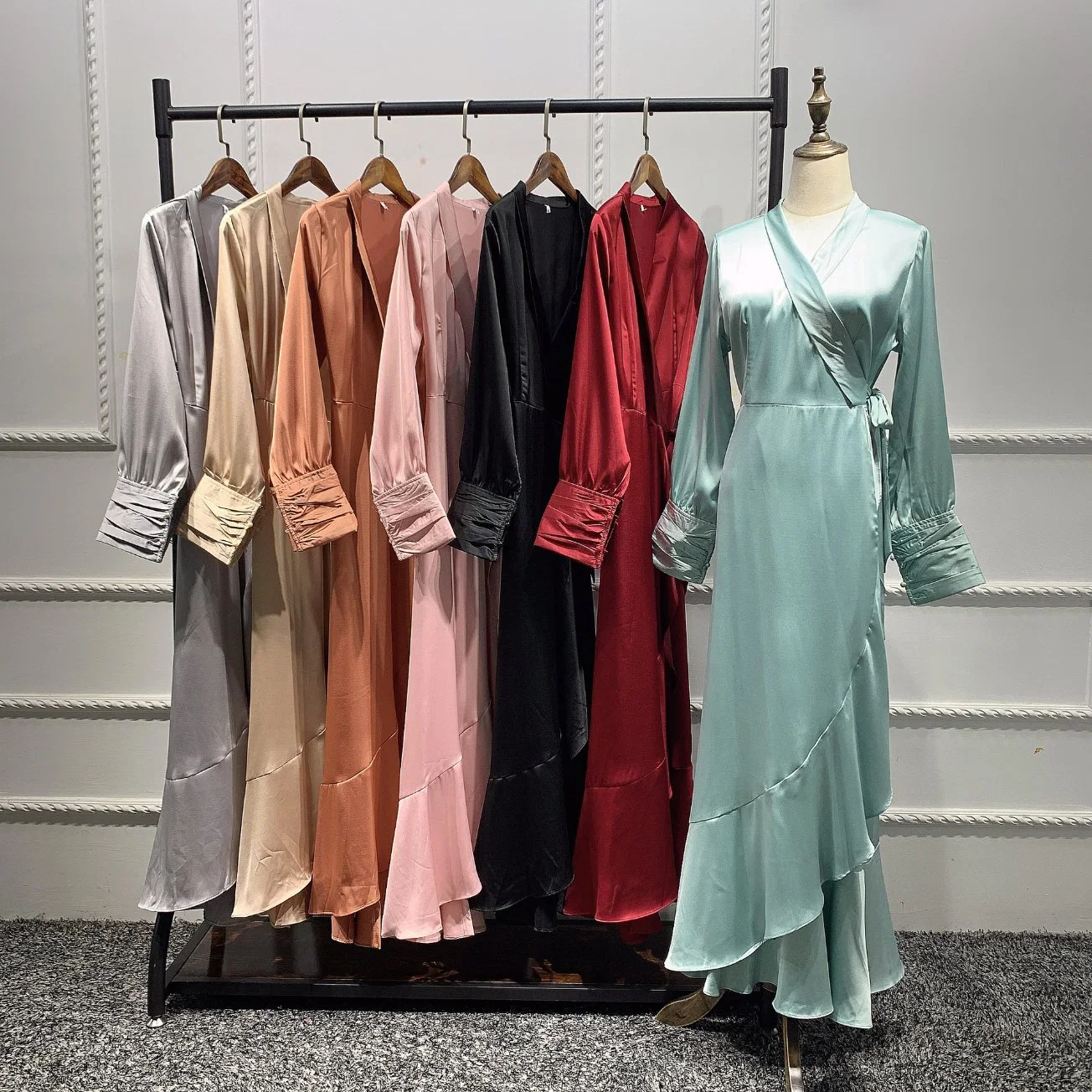 2022 Nuevo diseño de las mujeres Satén Damas viste la ropa al por mayor ropa Islámica musulmán en Turquía Dubai mujer modesta fábrica de vestimenta Precio Abaya