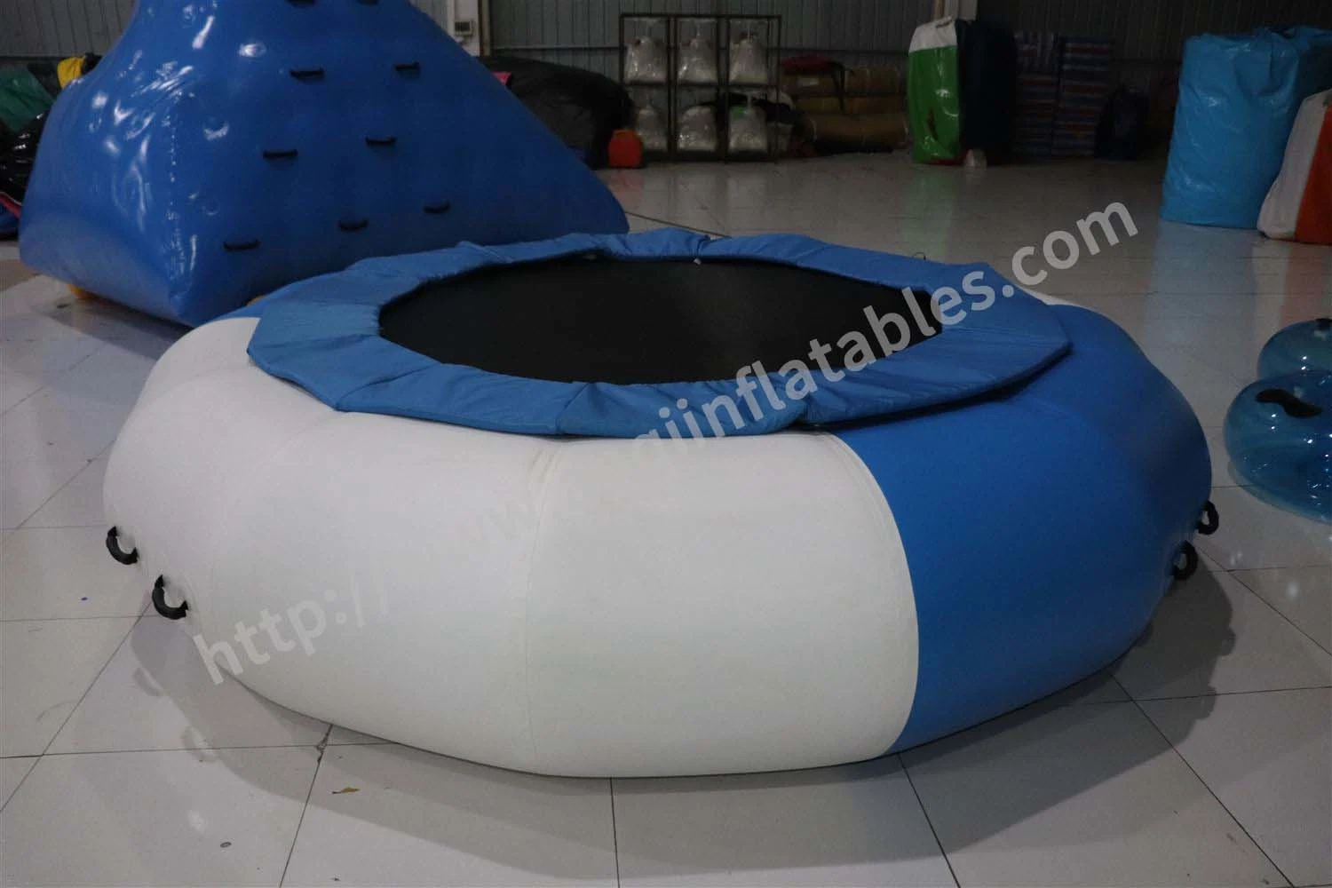 Trampolim elástico elástico insuflável com água flutuante em PVC p/ venda (AQ3409)