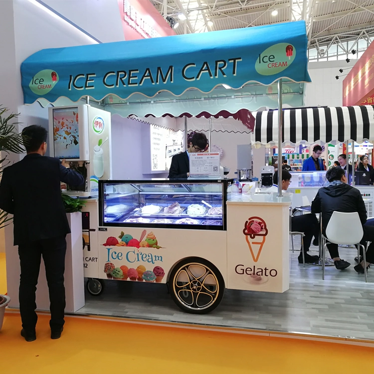 Carrinho de comida ao ar livre com toldo/Carro de gelato comercial para exibição de freezer portátil de sorvete.