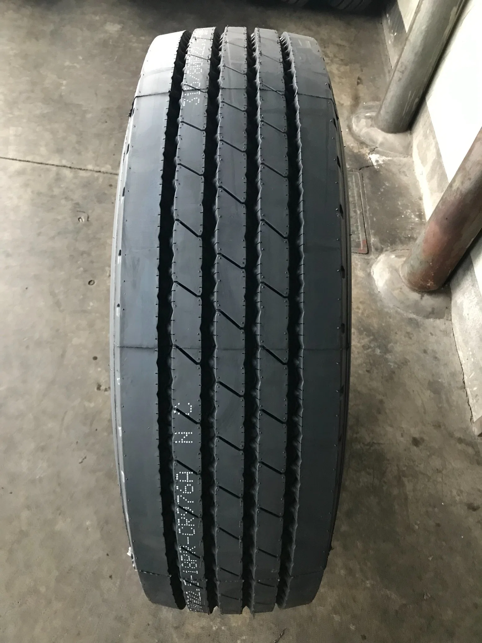 Chaoyang / Westlake / Goodride Truck Tyres 315 80r22.5 295/80r22.5 385/65r22.5 Competitive Price Hot Sale Bus Tire