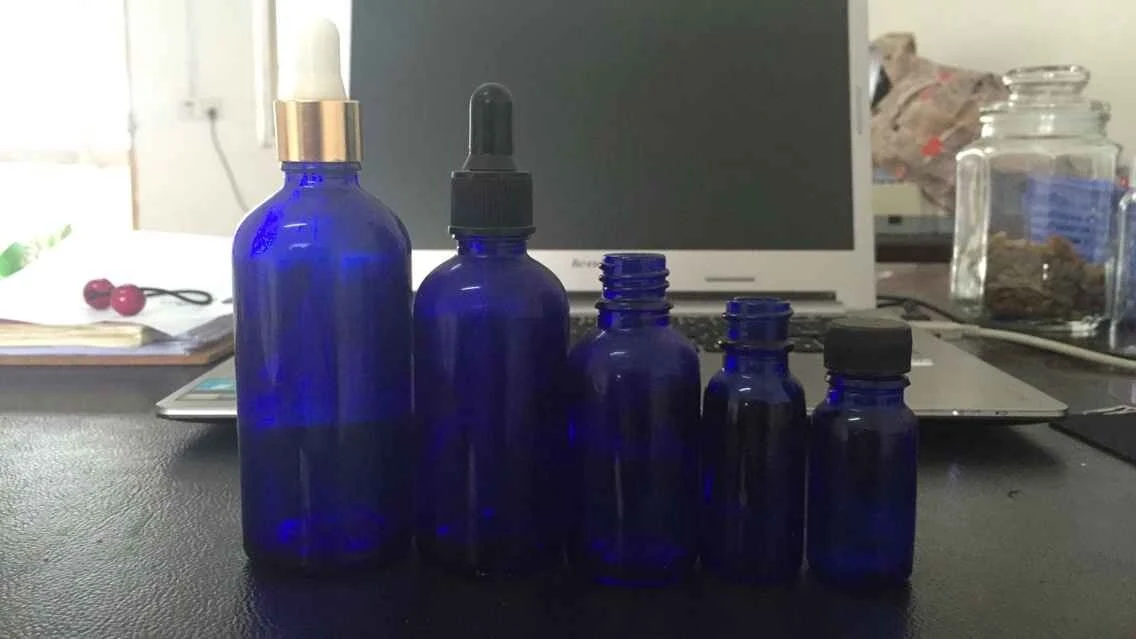 Vial de vidrio azul de alta calidad con gotero para Cosmética embalaje