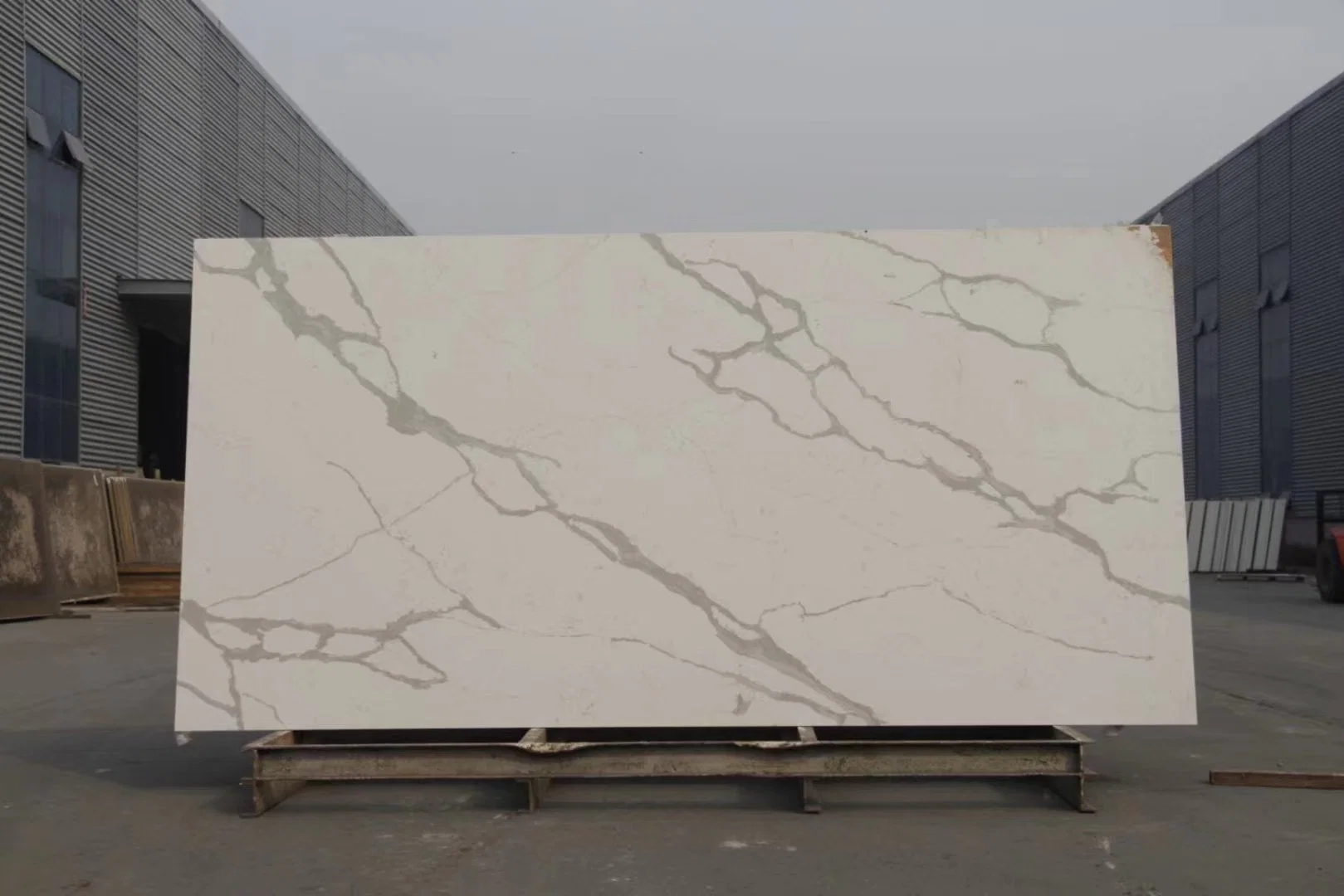 Polished Artificial Quartz Stone with Solid Surface 3200*1600*20mm