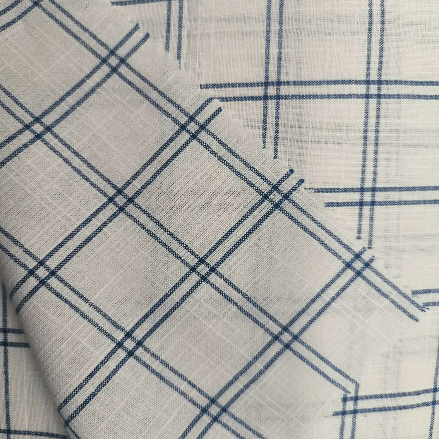 Customized 145GSM 100% Cotton Yarn Plaid Fabric for Dresses