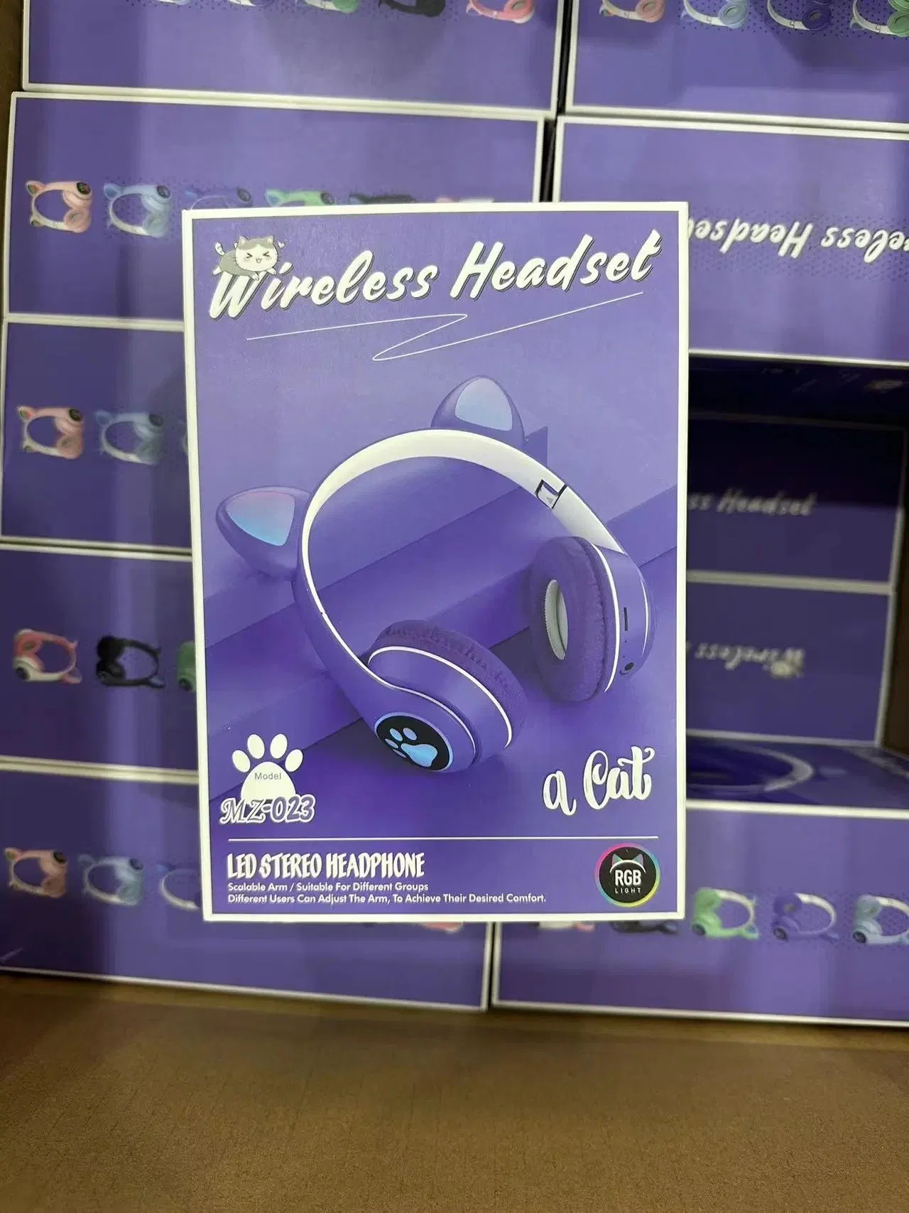 2023 Hot Selling Mz023 Wireless Headphone RGB Cat′ S-Ohren Headset