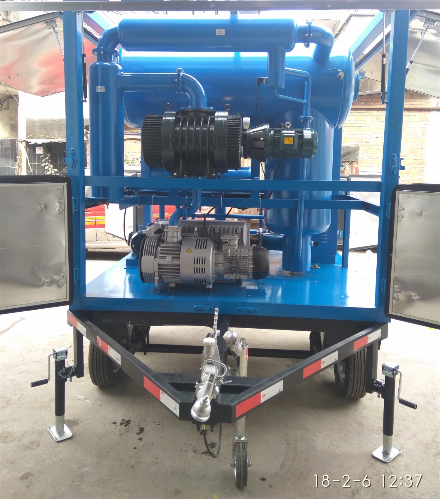 Weather--Proof Dust-Proof Vacuum Dehydration Degassing Mobile Transformer Oil Purification Machine