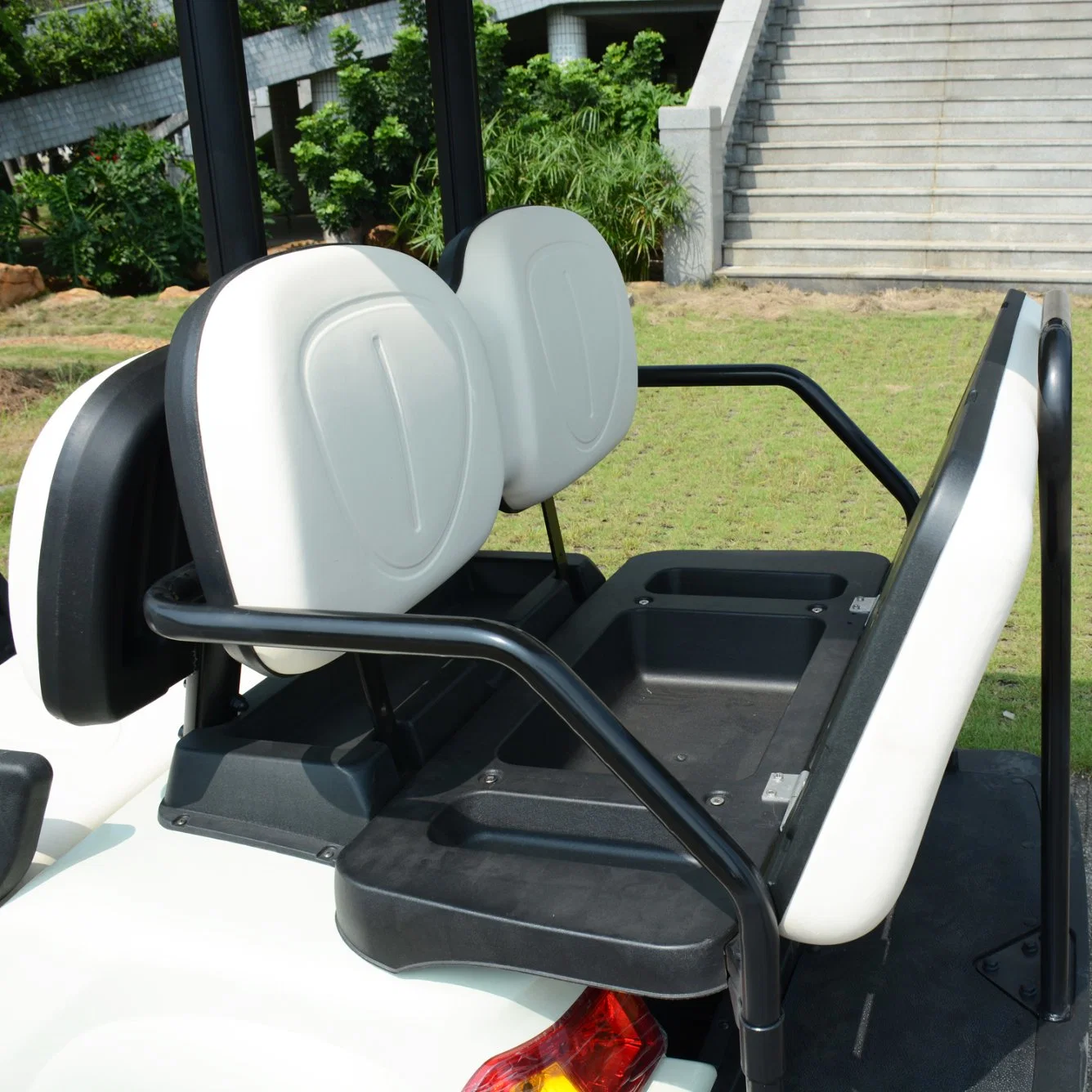 Energy Saving Little Noise Fashion Shape Design Four-Wheeled Electric Golf Cart (LT-A627.2+2)