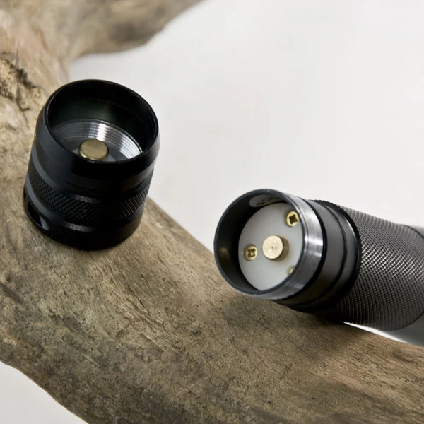 Xm-L T6 Black Aluminum Focus LED Torch Light