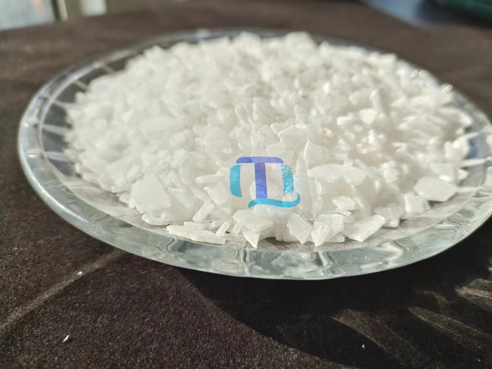 High Purity Magnesium Chloride Hexahydrate Flakes Industrial Grade Magnesium Inorganic Salt Chemical Supplier