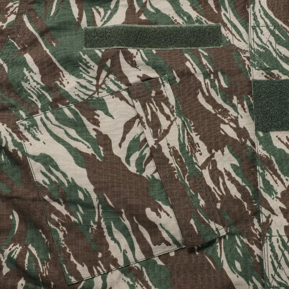 Bon prix Jinteng sécurité Armée de terre style militaire combat uniformes tactiques Salle de bain uniforme extérieure