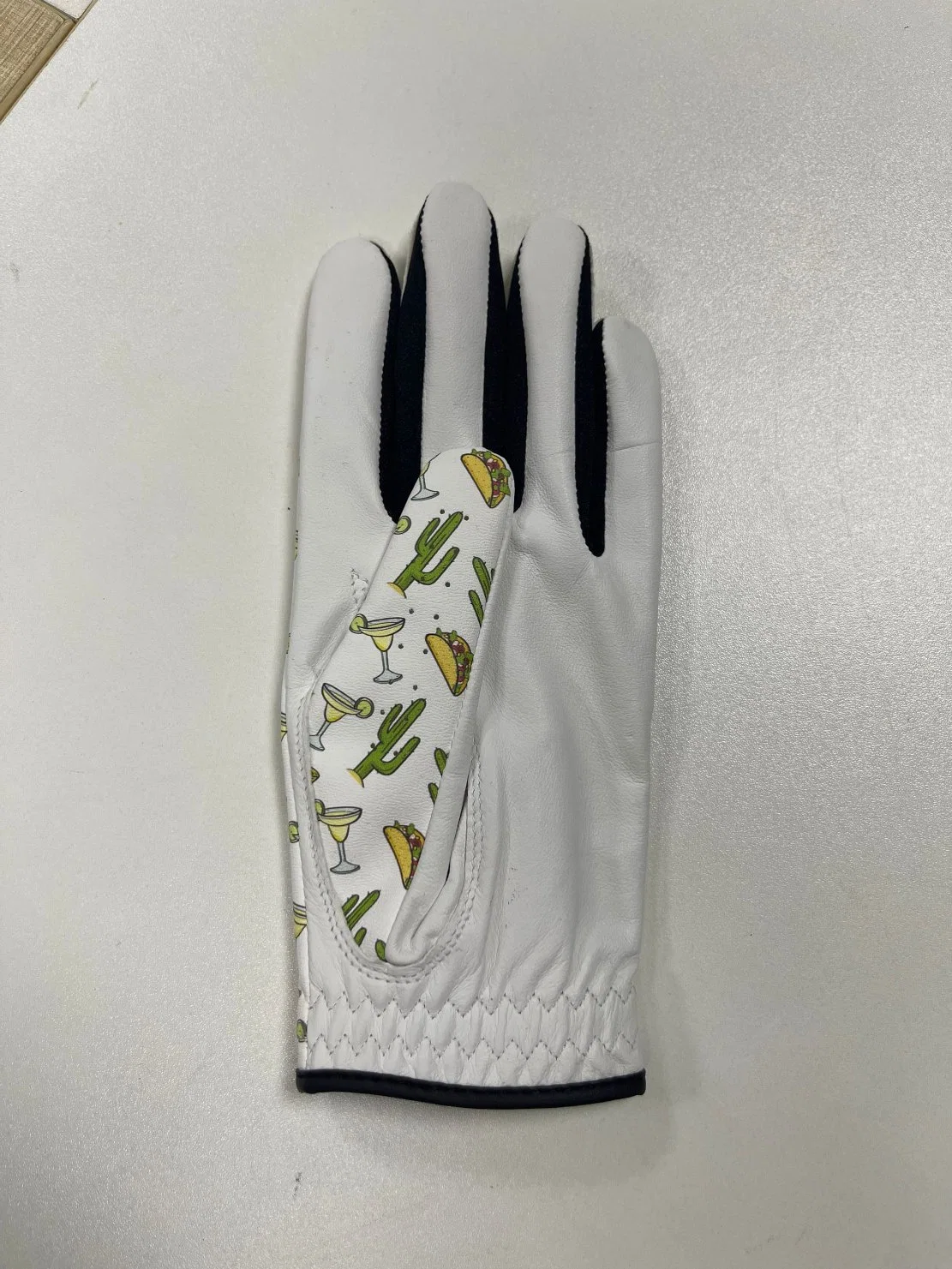 High quality/High cost performance  Men and Women Gloves Printed Golf Gloves Cabretta Golf Gloves