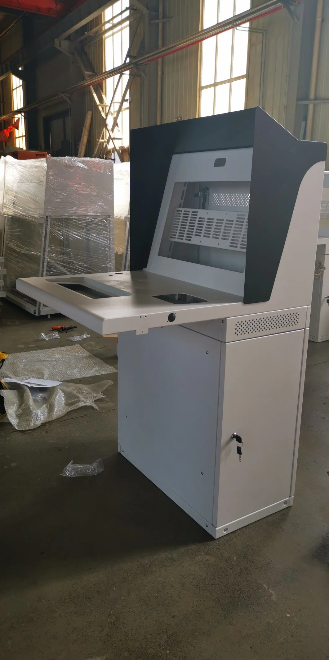 China Custom Made Manual Screen Flip Up Security Box for Настольный компьютер/поворотный откидной столик для компьютера