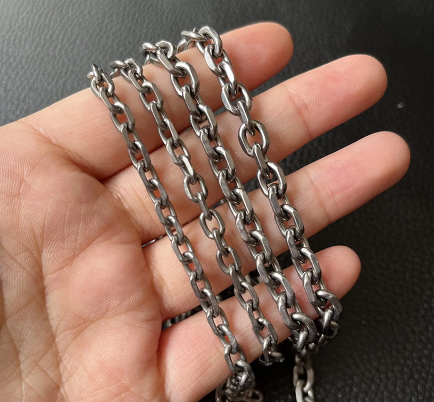 Pure Titanium Necklace O-Chain Ultra-Light Rust-Free Necklace 7mm Personality Chain Retro Men&prime; S and Women&prime; S Single Solid Titanium Chain Tinl2228