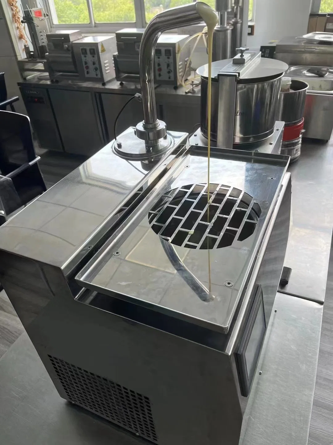 5.5L Hot Chocolate Melting Machine /Chocoalte Tap Dispenser /Chocolate Tempering Machine