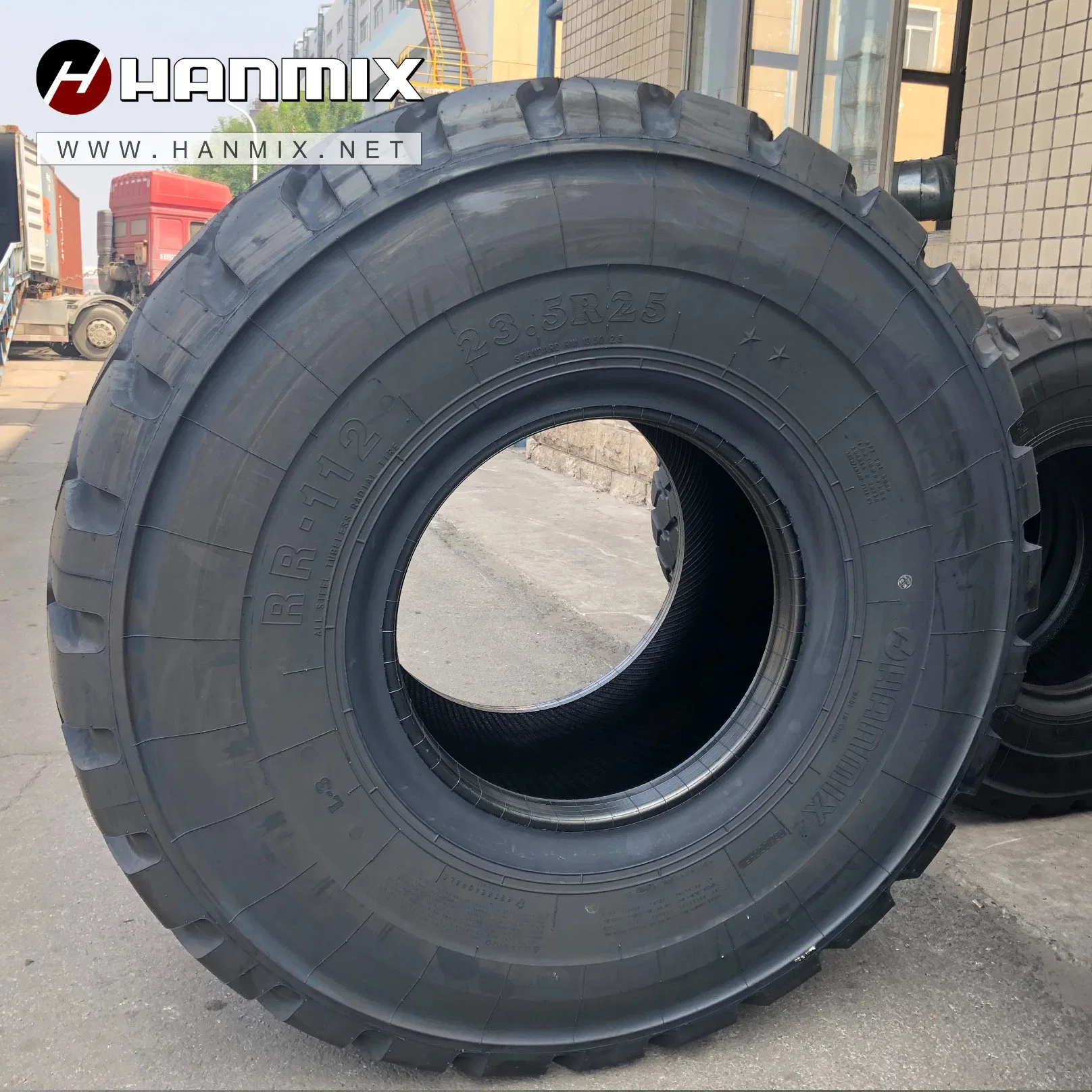 إطارات نصف قطرية من Hanmix على تعدين الجرار المجنزر الصغير للودر الخانور E3 L3 E3/L3 E4 E4/L4 L5 L5s 13.00r25 14.00R24 14.00r25 17.5R25 20.5R25 26.5R25 29.5R25