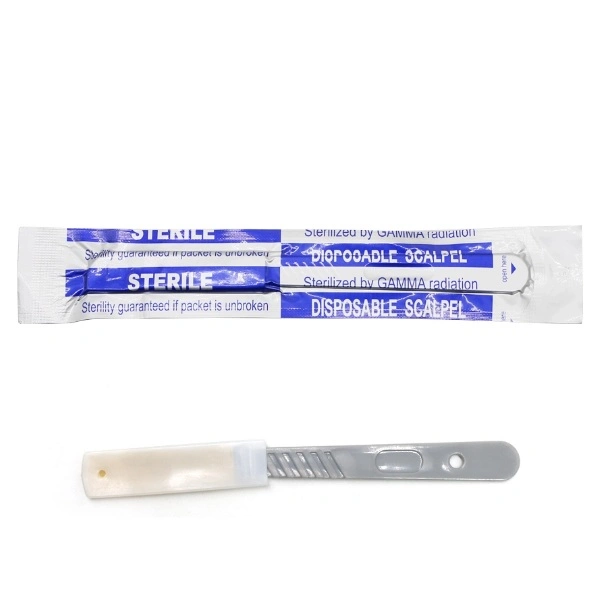 Disposable Medical Sterile Stainless Steel Carbon Steel Surgical Blade with Plastic Handle