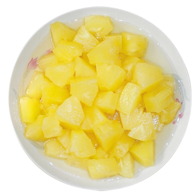 Morceaux de fruits en conserve des aliments de l'ananas