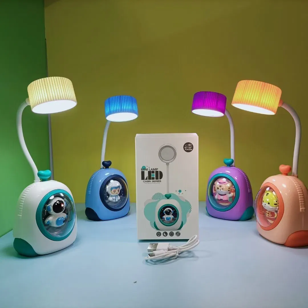 Nuevo coche titular de la ingeniería de dibujos animados de pluma LED Lámpara de mesa para niños pequeño tren protección ocular pequeño estudiante de la luz de la atmósfera de la luz de noche de regalos