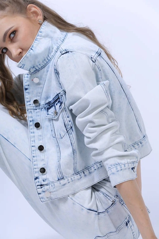 New Fashionable Women Clothing OEM&ODM Bleached Color Short Jackets with Waist Level and Long Sleeves Ladies Denim Suits Jeans