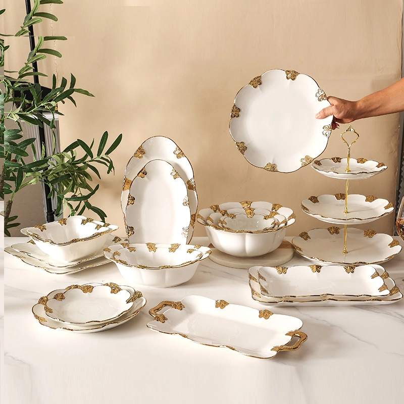Rb021/RP050 Porcelain Wedding Tableware White and Gold Butterfly Decor Dinnerware Sets Buffet Cake Plates for Restaurant