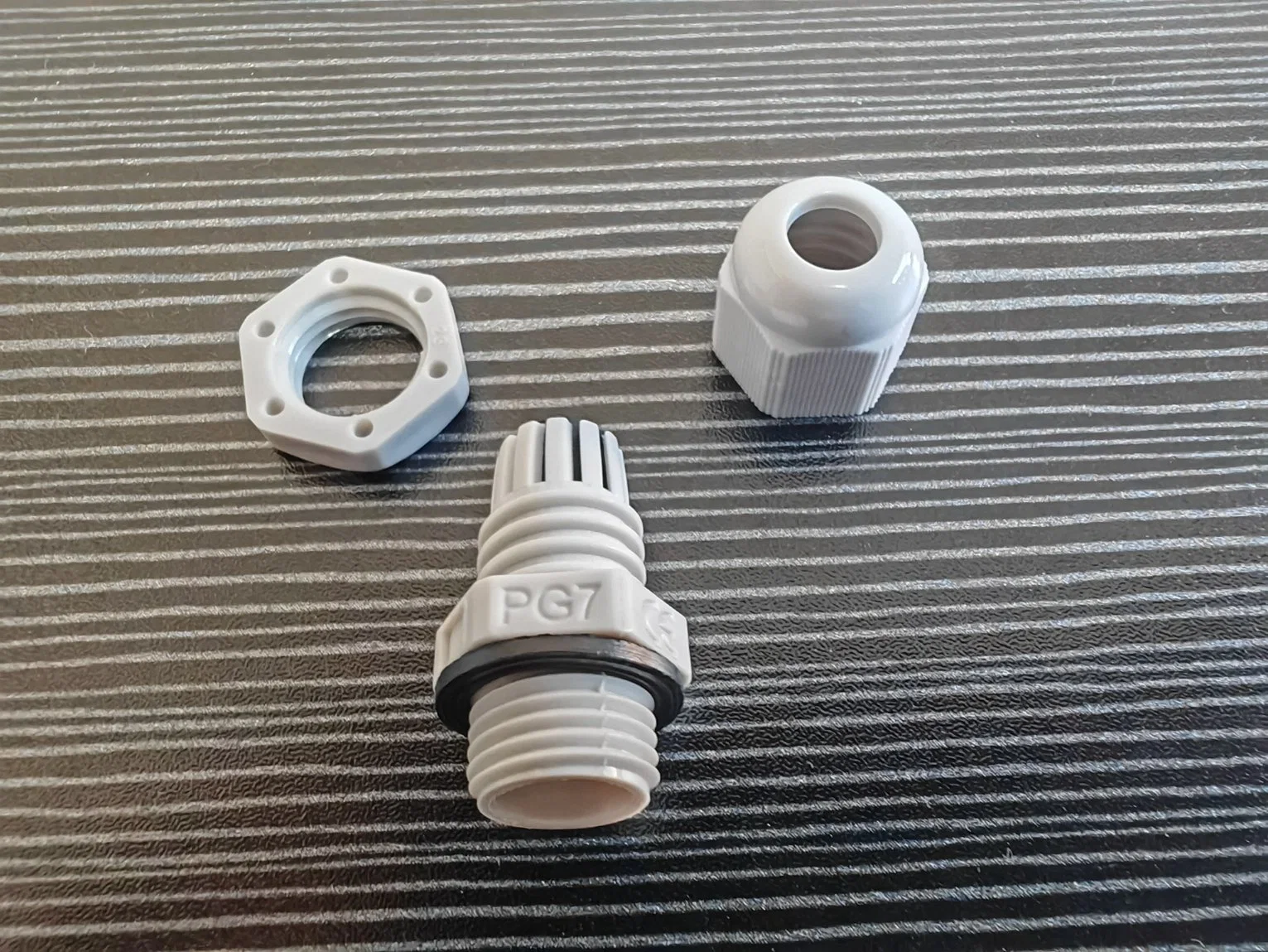 Industry Custom Electric Pg Series Plastic PA 66 Cable Glands Waterproof Wire Fixed Connectors Nylon Cable Connector Pg 7