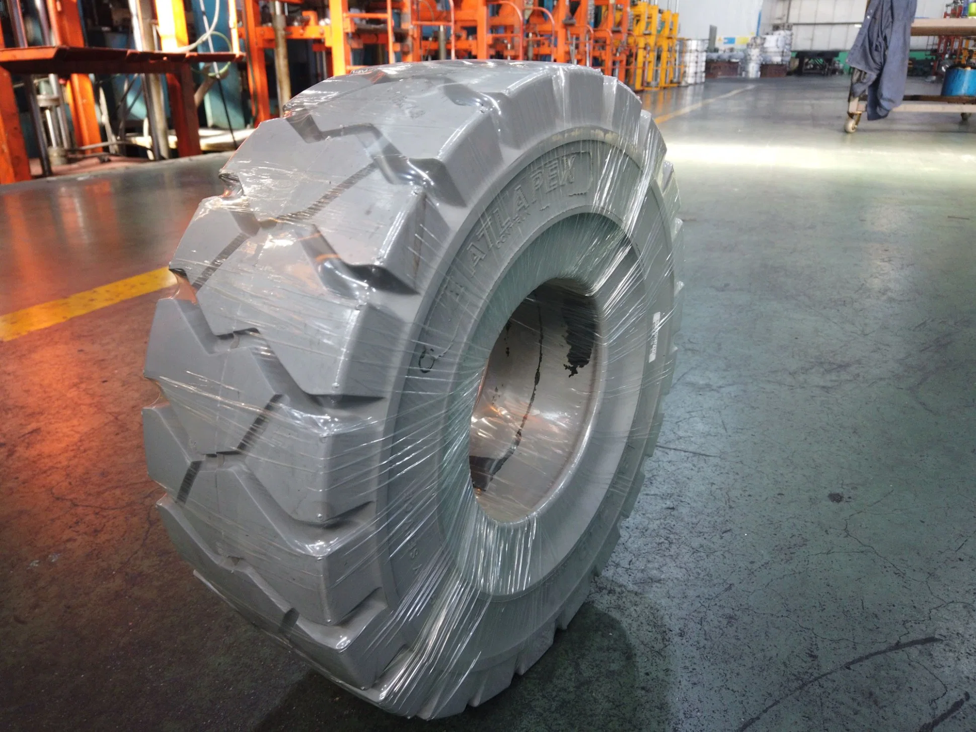 China High quality/High cost performance off The Road Wheel Loader Industrial Solid Forklift Giant Truck Tire for Sale