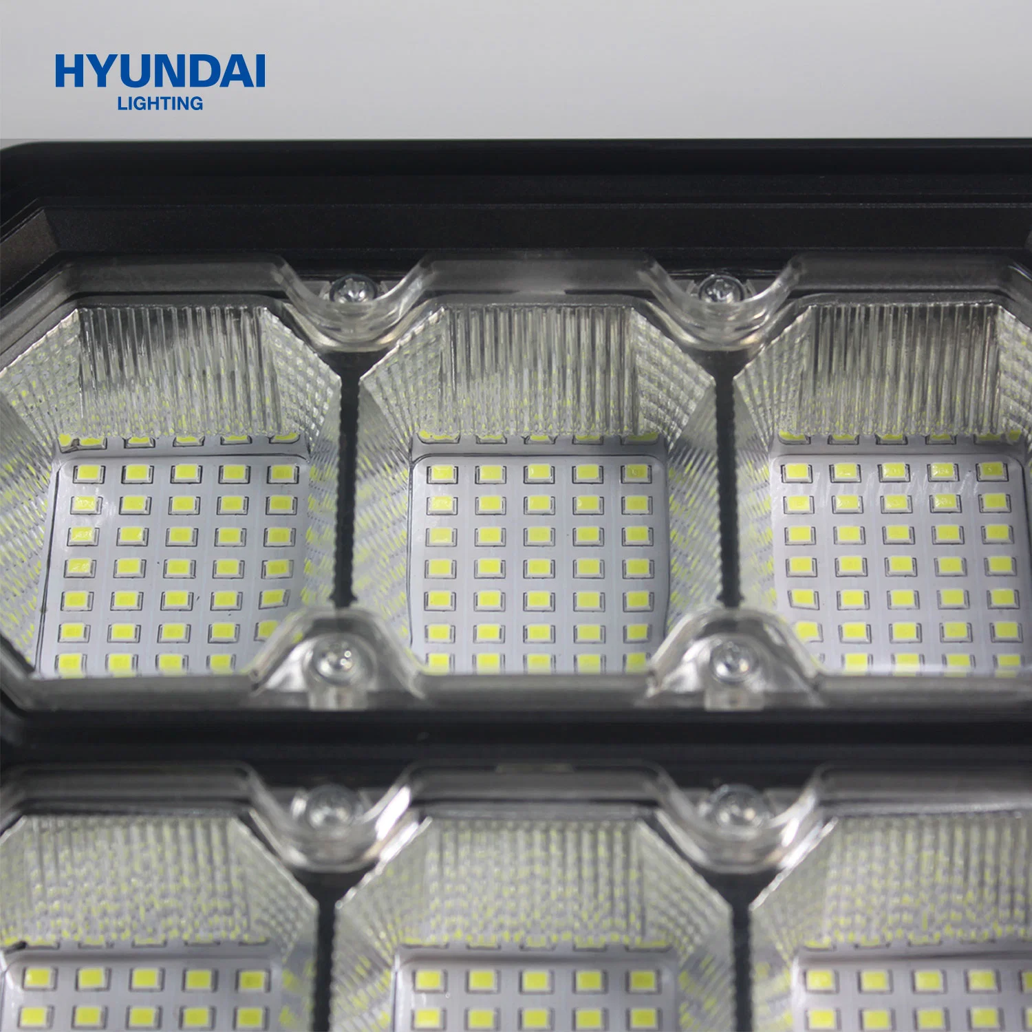 Lithium Battery Wholesale/Supplier Hyundai China Panel Garden Lamp Solar Lights with High quality/High cost performance 