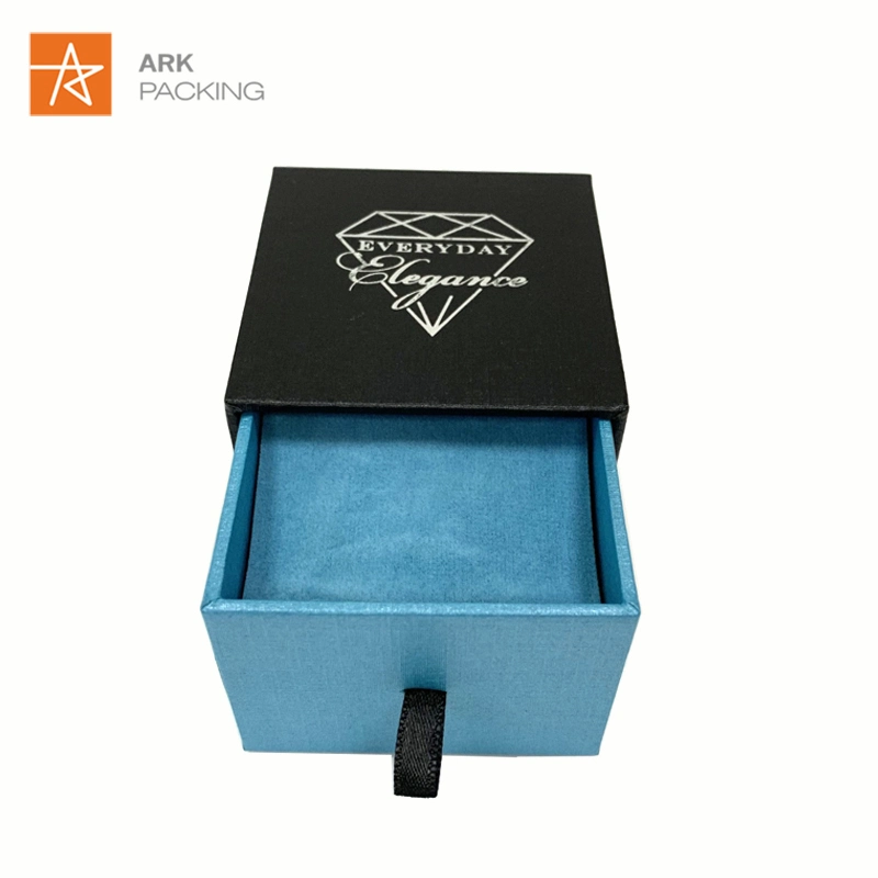 Hot Sale Cardboard Packaging Small Jewellery Magnetic Paper Box مع رغوة