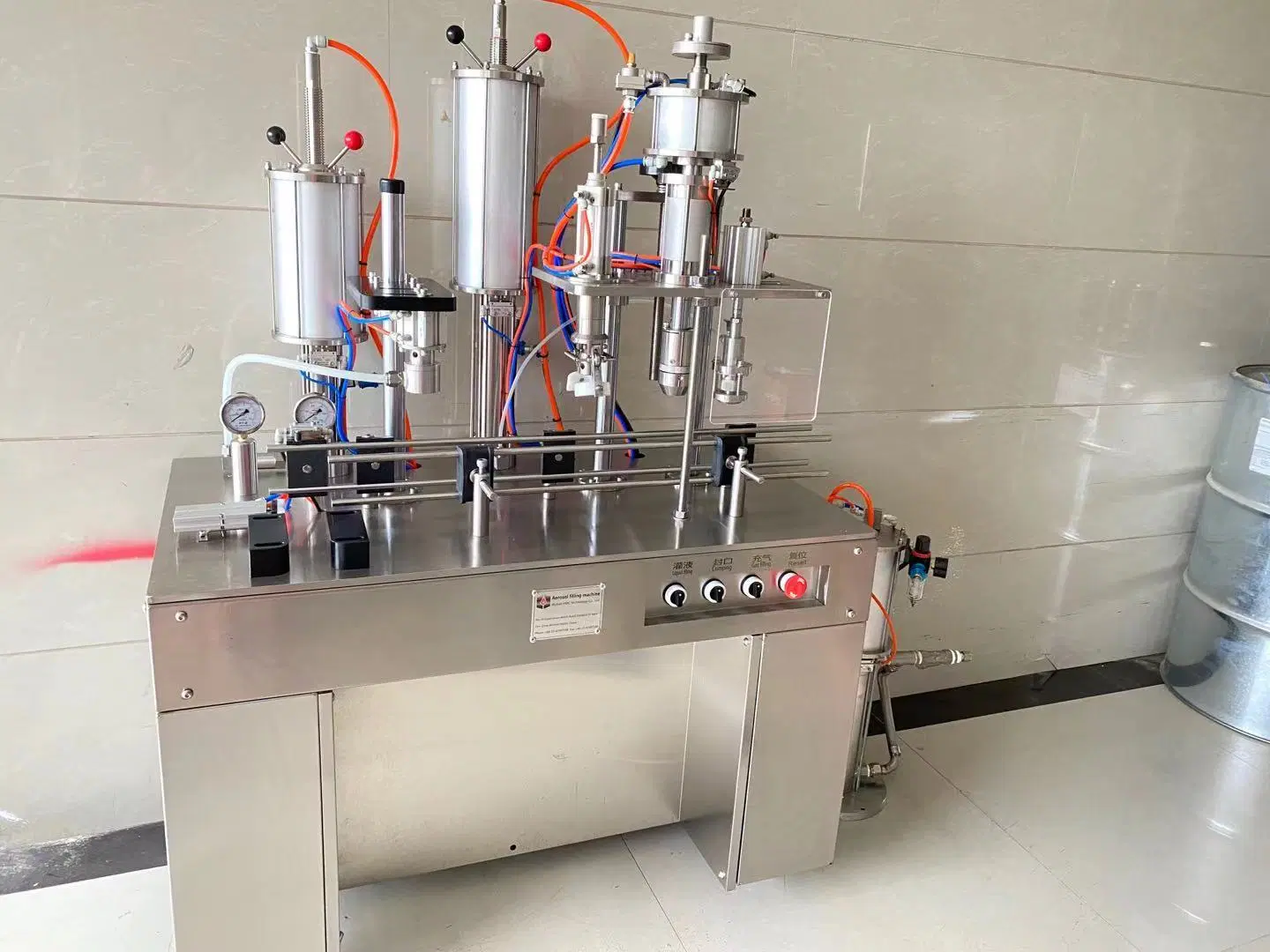 Under Cup Vacuum Refrigerant Freon R134A Aerosol Filling System for Tin Plate Cans