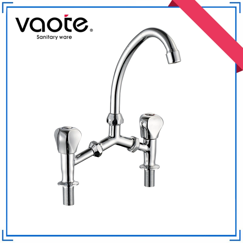 Double Handle Brass Chromed Bathtub Faucet Zinc Bath Mixer (VT 61601)