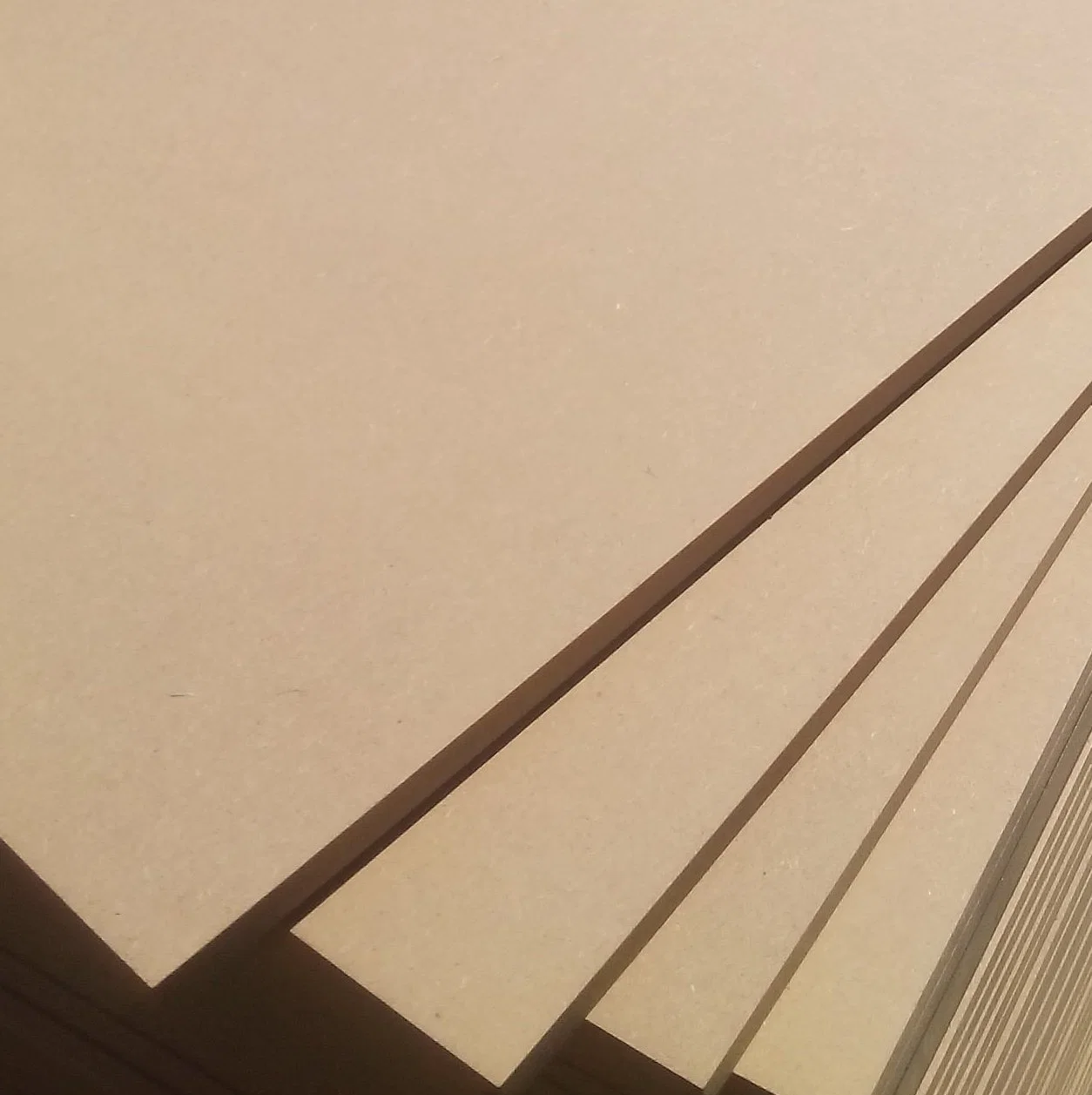 Plain MDF/Melamine MDF 3-25mm for Furniture and Home Decoration