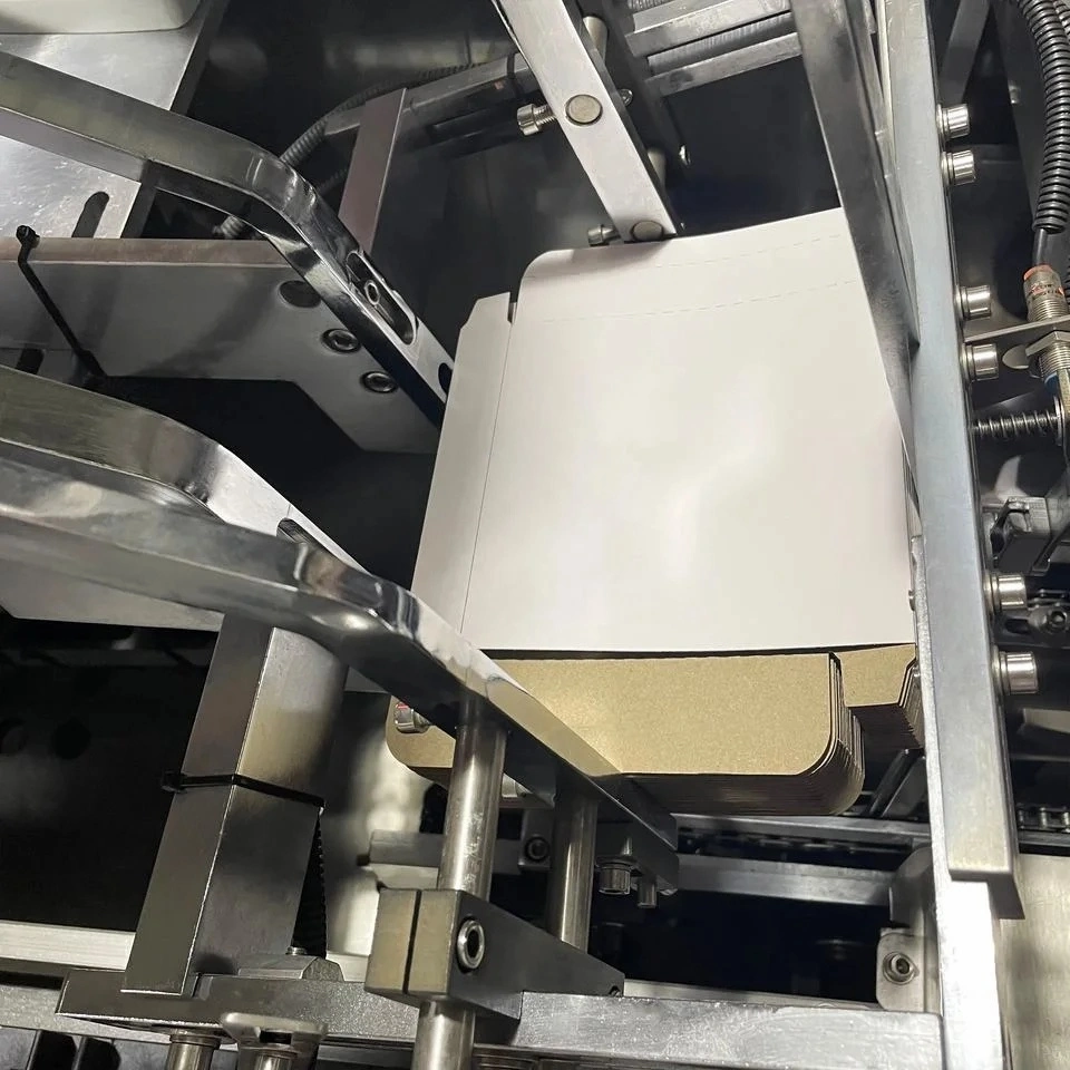 Nuevo pequeño servo automático Caja de Alimentos productos de sillas de plástico que el precio de la máquina de moldeo por inyección con el molde