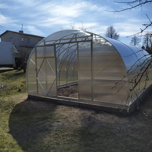 Small Scale Greenhouse Walk in Tunnel Small Greenhouse with PE Mesh Cover