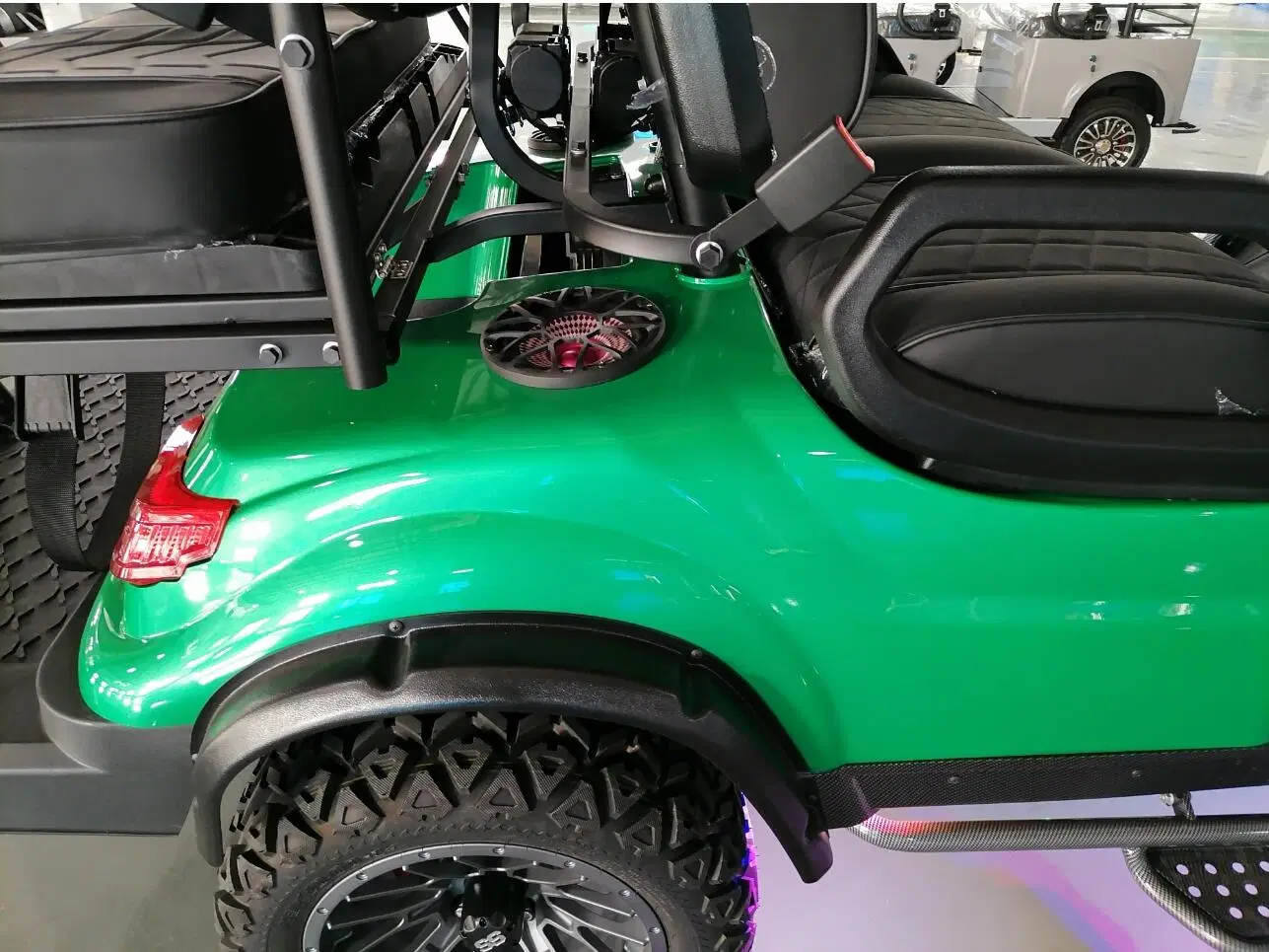 Smart 4 Wheel Disc Brake Cheap Car Golf Cart Keyless Start Electric Golf Carts 10 Inch IP66 Display 4 Seater Golf Cart Club Car

Voiturette de golf électrique à démarrage sans clé, à frein à disque intelligent à 4 roues, pas cher, avec affichage IP66 de 10 pouces, 4 places, pour Club Car.