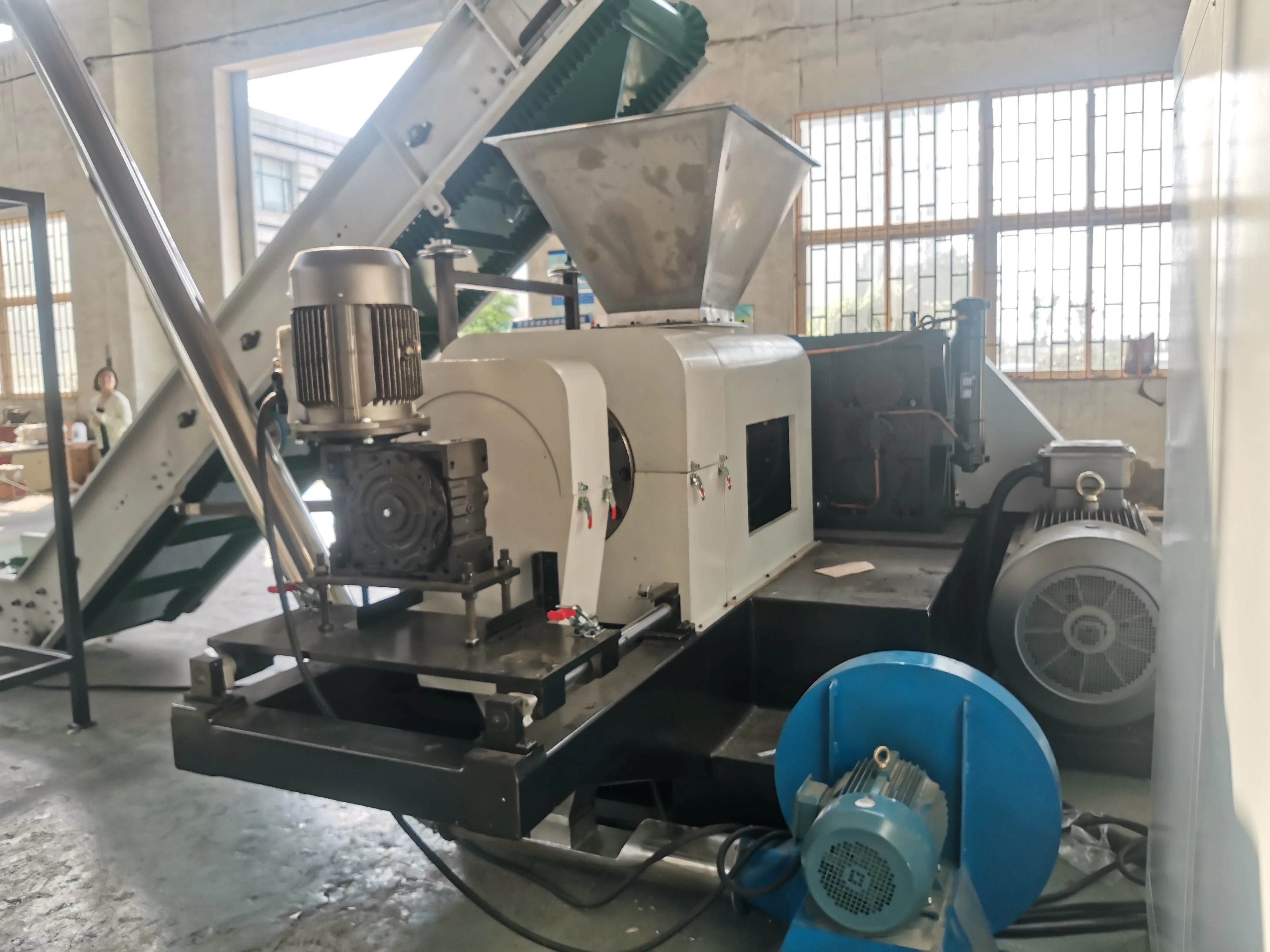 PP PE LDPE Film Plastic Squeezing Screw Press Dryer Machine