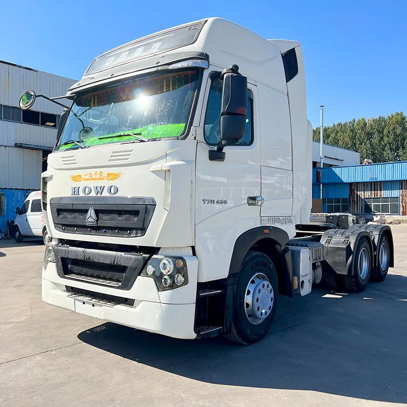 Camion tracteur d'occasion HOWO T7h CNG avec caméra de recul, ABS, sièges à suspension à vendre.