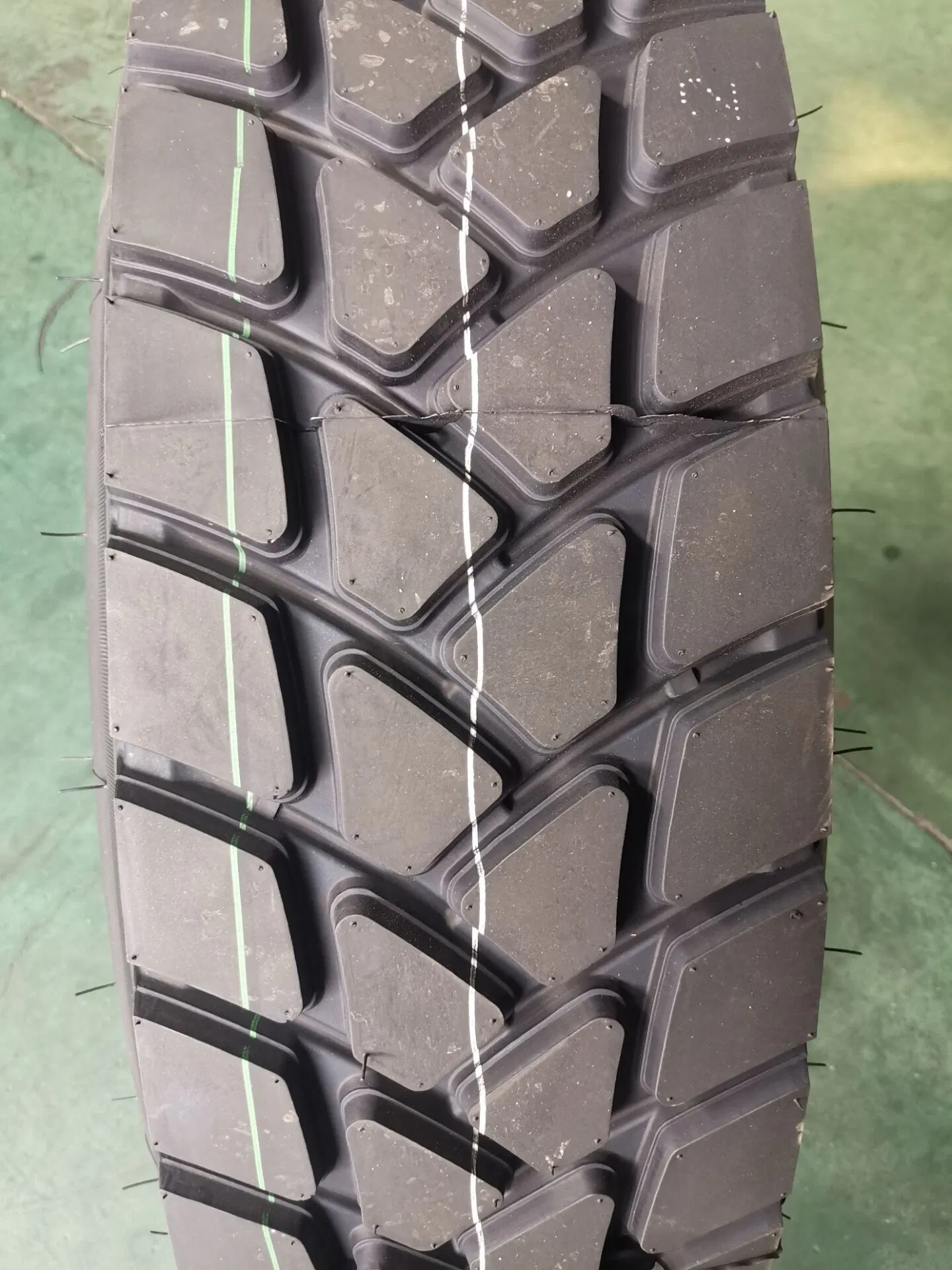 Rueda de accionamiento de la dirección 315/80R22.5 10.00R20 China Radial de neumáticos para neumáticos de camiones