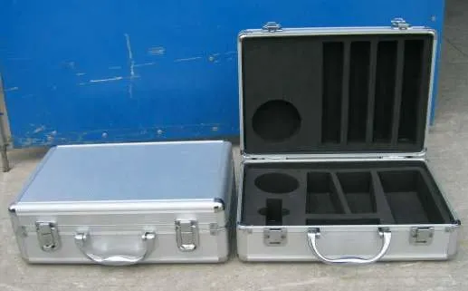 Aluminum Carrying Cases with Cut-out Foam Insert Made in China