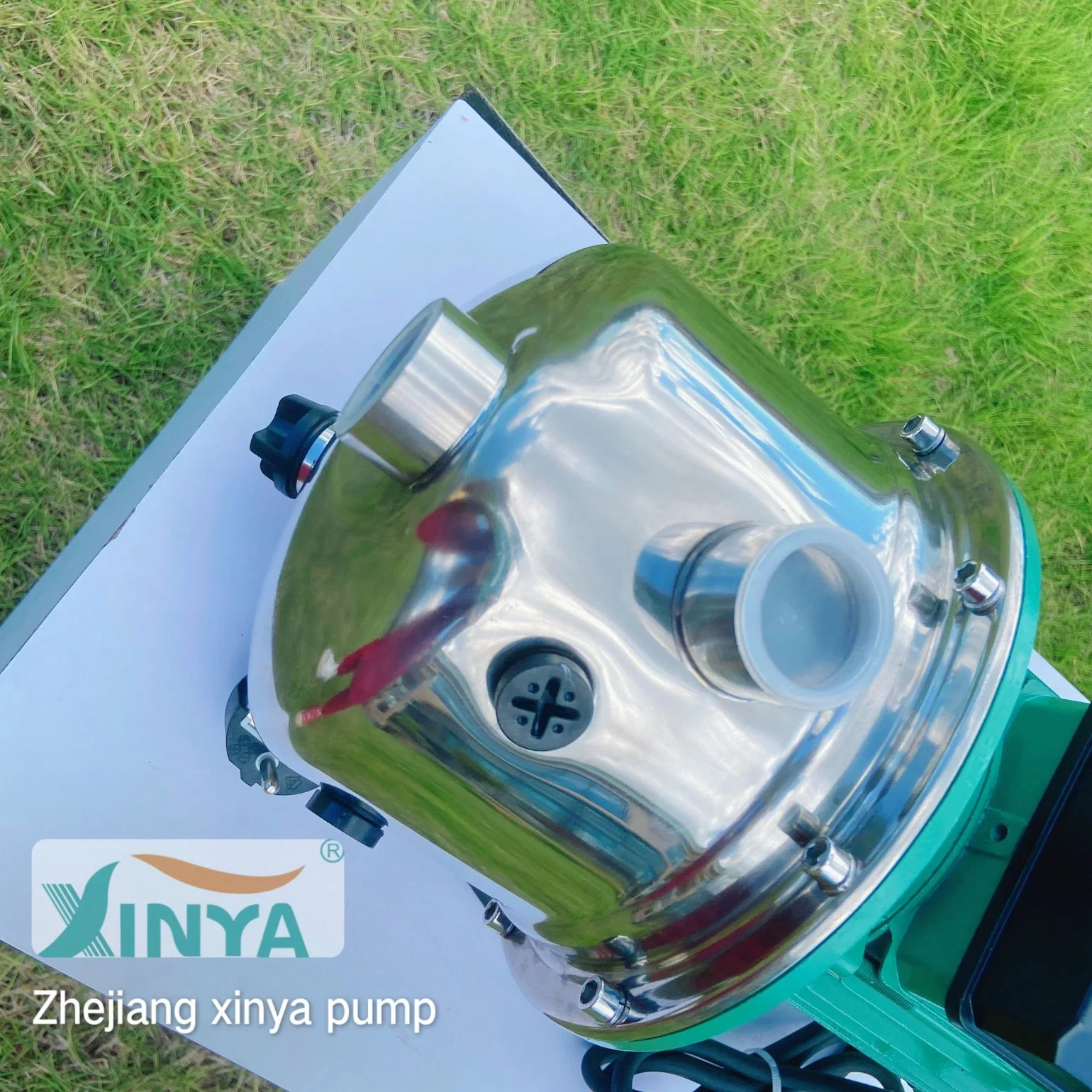 Xinya Top Selling 220V Edelstahl Booster Wasserpumpe