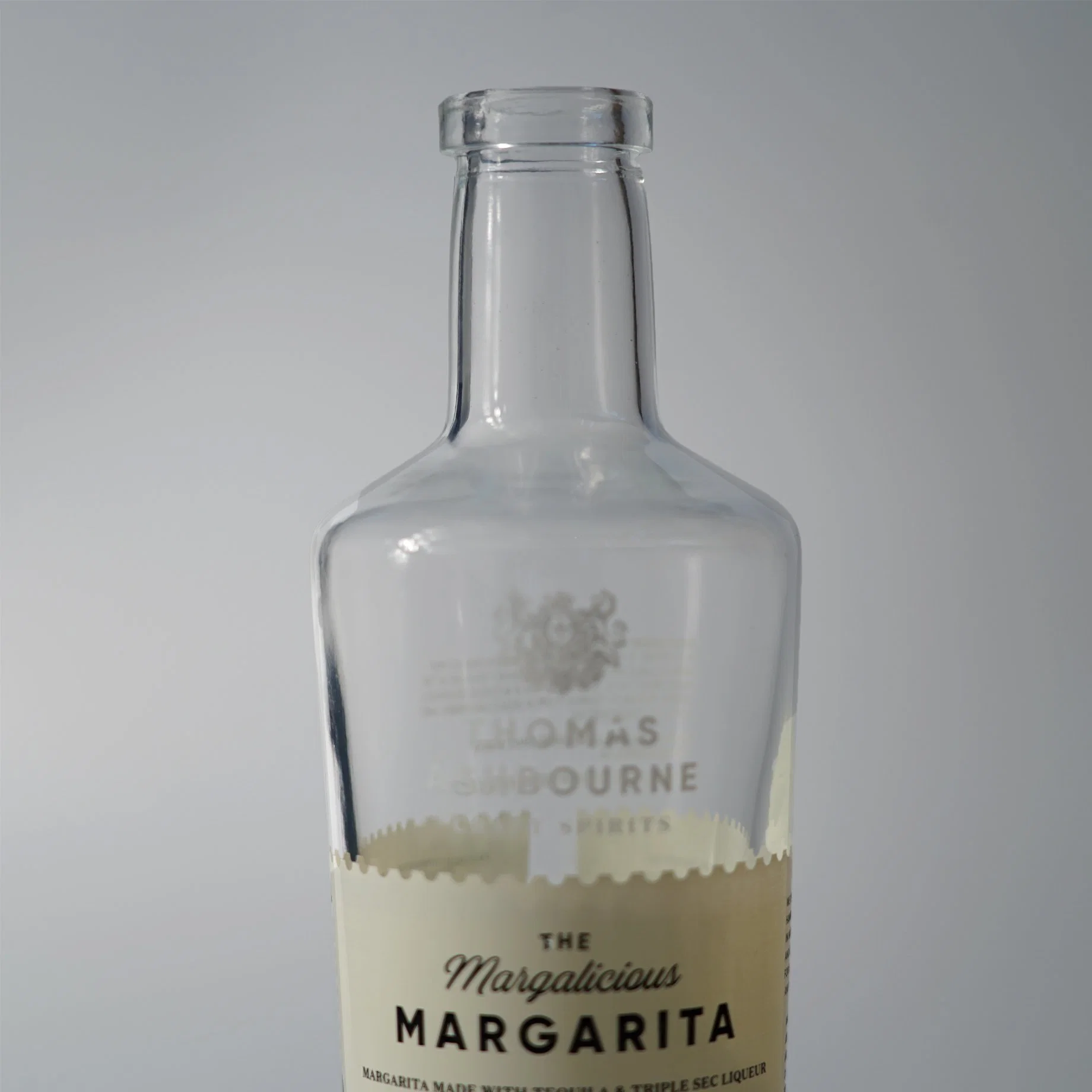 Diseño a medida vacío único cristal transparente licores Vodka Tequila Botella de vidrio