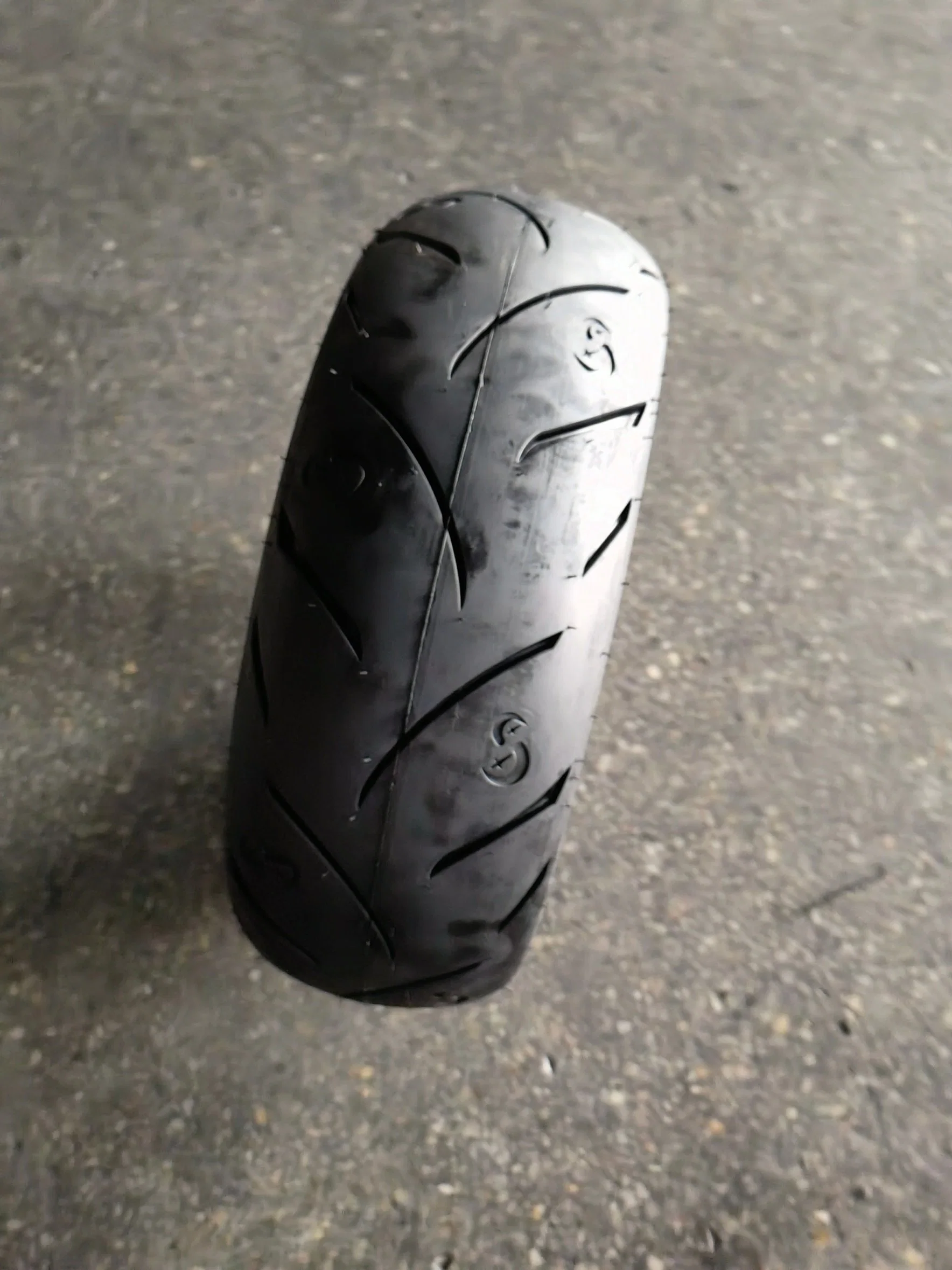 160/60-17 Motorcycle Tyre Tubeless Scooter Tyre