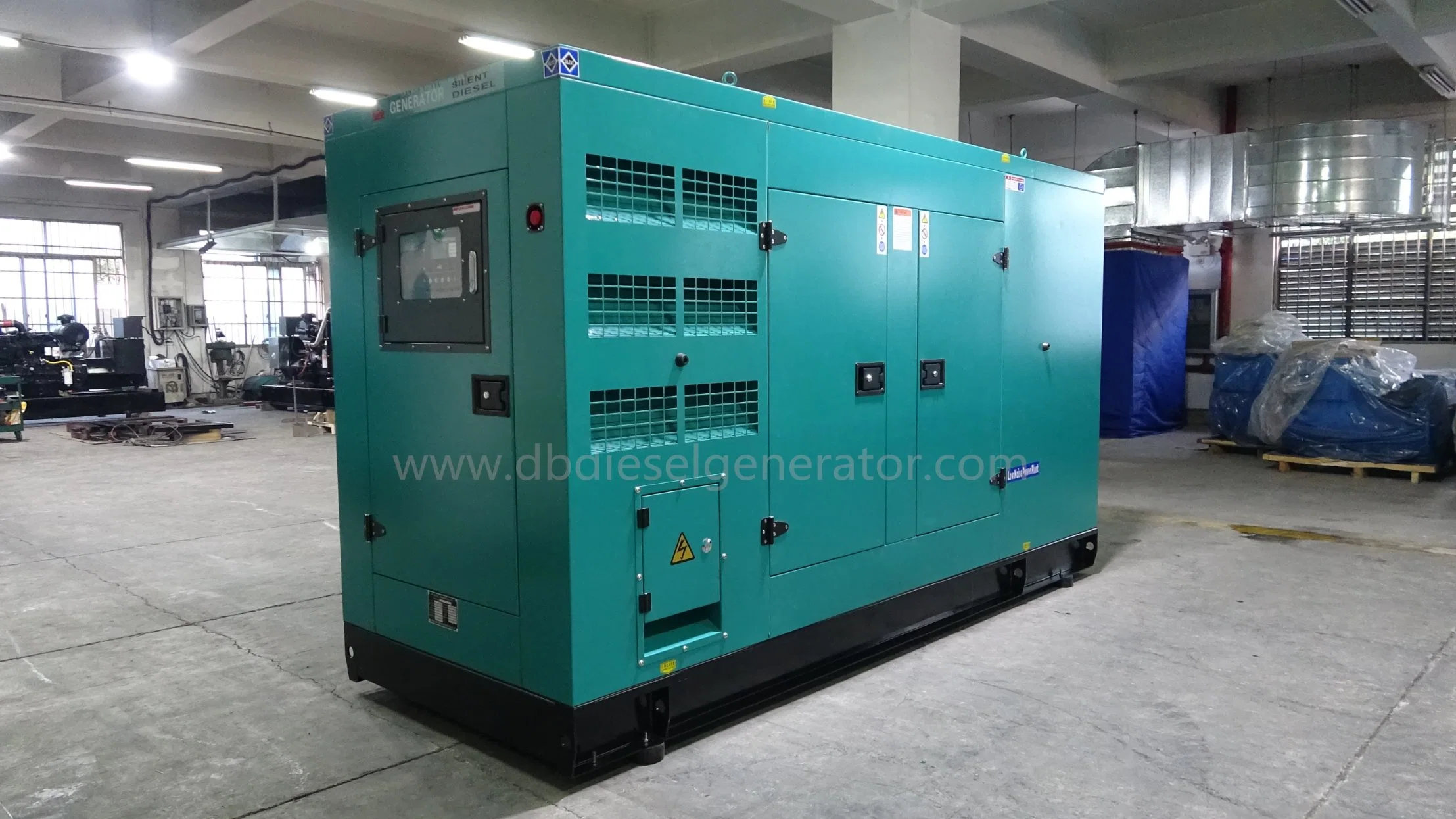 250kVA-2250kVA Générateur électrique diesel silencieux ouvert à quatre temps triphasé alimenté par un moteur Perkins. Vente directe d'usine/fabricant.