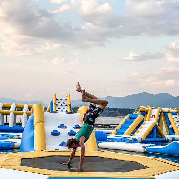 زورق مطاطي مخصص Floating Water Trampoline Water Trampoline For Sale Water المرتد