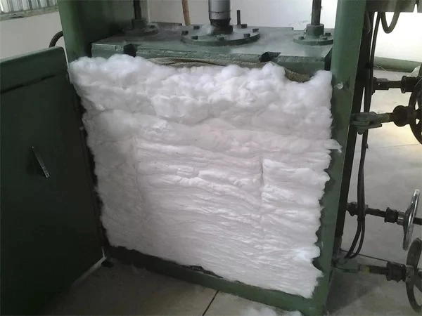 Cheap Raw Cotton Fiber Factory Wholesale/Supplier with Free Samples