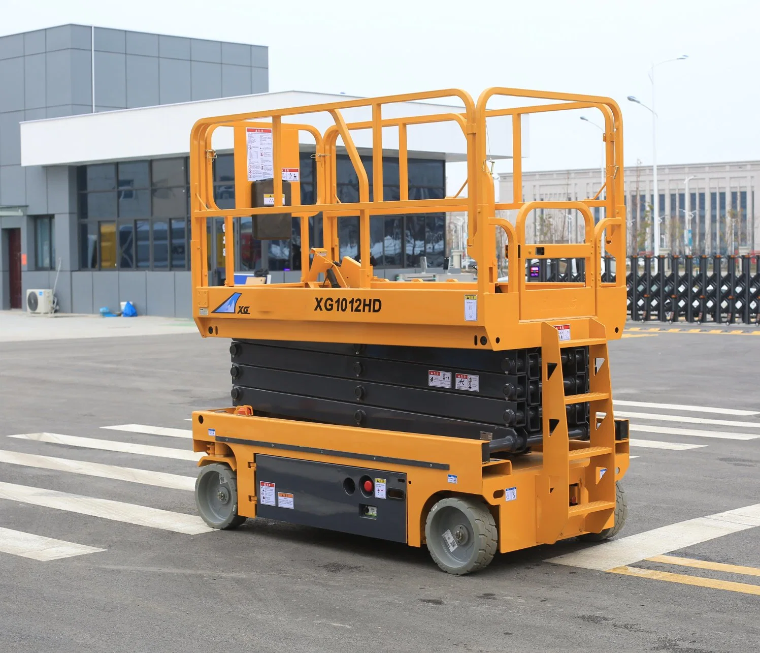 Mobile Portable Hydraulic Aerial Lifts/Sing Mast Aluminum Lift Platform Xg0807dcw Xg1012HD with 8m 10m Lifting Height